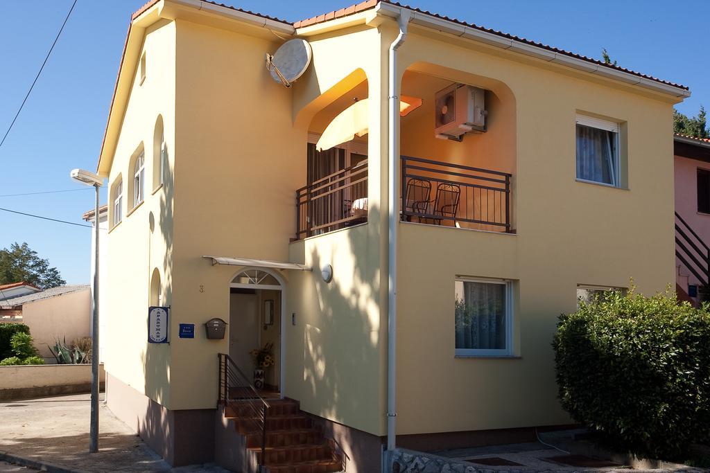 Apartment Blazi Нивице Экстерьер фото